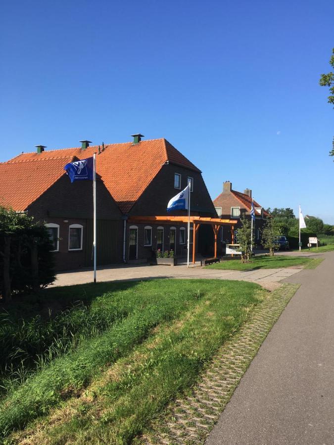 61 Aan Het Water Hotel